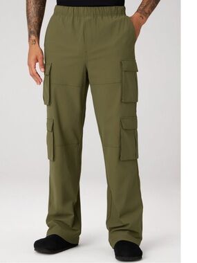 Fabletics Men's The Don‎ Baggy Cargo Pant Olive Utility Size Small Short NWT
